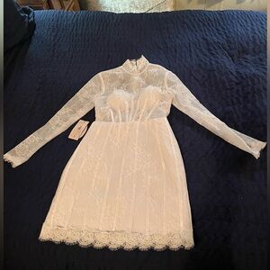 Beautiful, short, white, lace dress